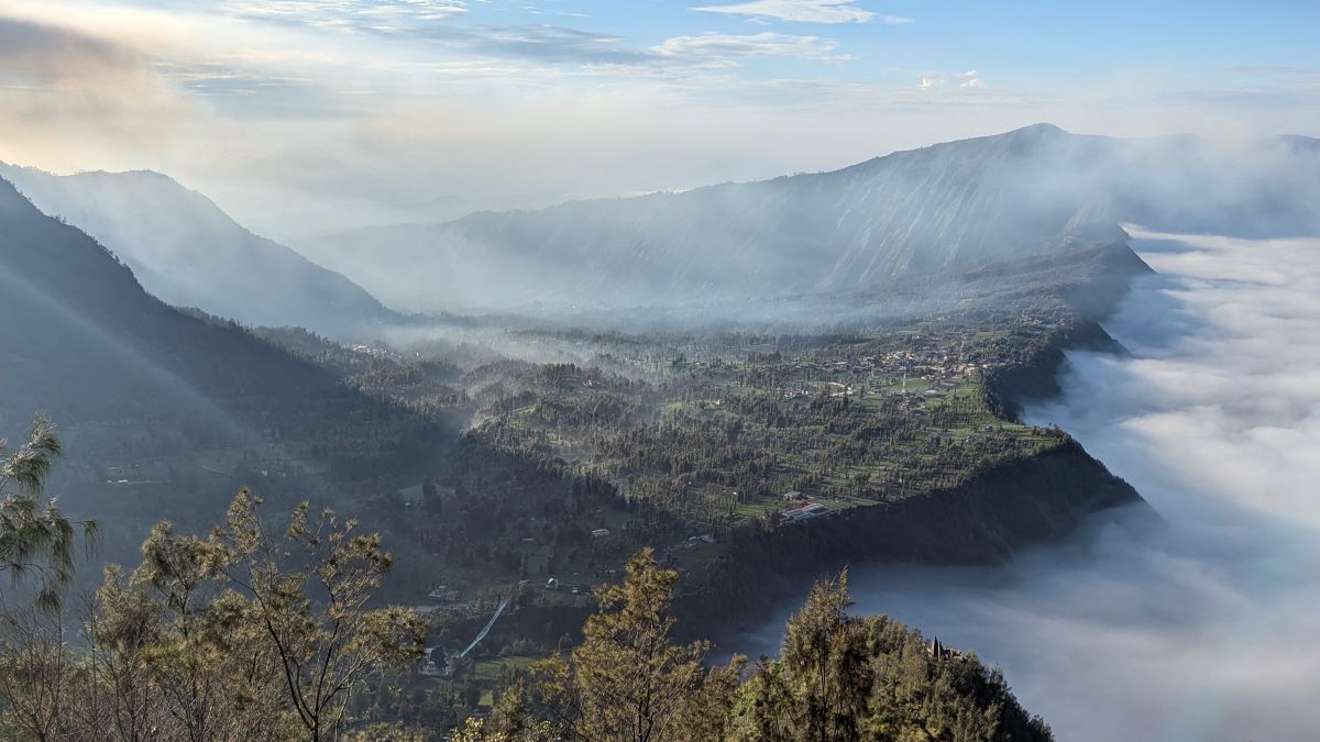 Best of Java: Your Ultimate Guide to Temples, Volcanoes & Vegan-Friendly Travel